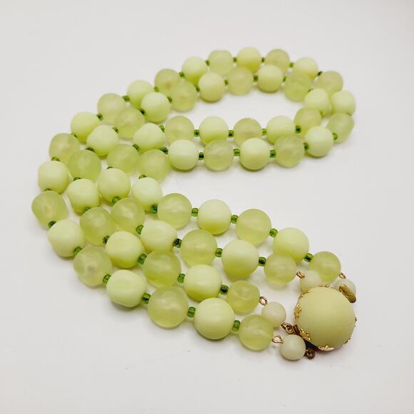 Vintage Austrian Green Lucite Two Strand Beaded Necklace 19” Signed - Picture 8 of 9